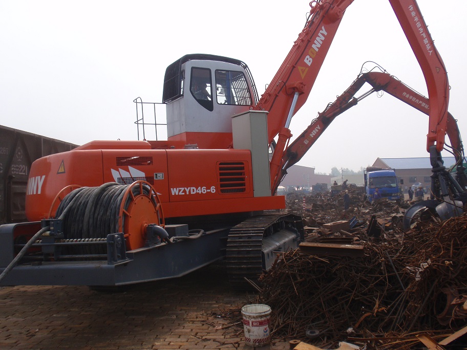 抓鋼機(jī)，抓料機(jī).jpg