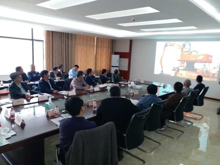 1511749909108655.jpg 抓料機(jī),抓鋼機(jī).jpg