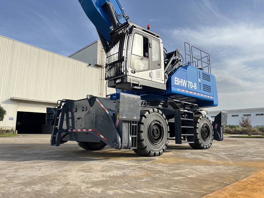 抓料機(jī).jpg 抓料機(jī).jpg