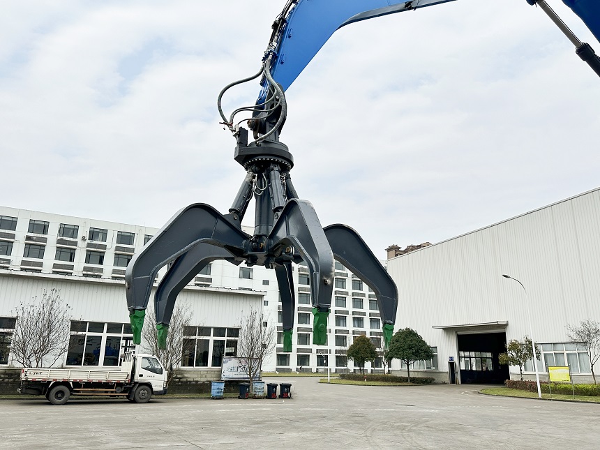 抓料機(jī).jpg 抓料機(jī).jpg