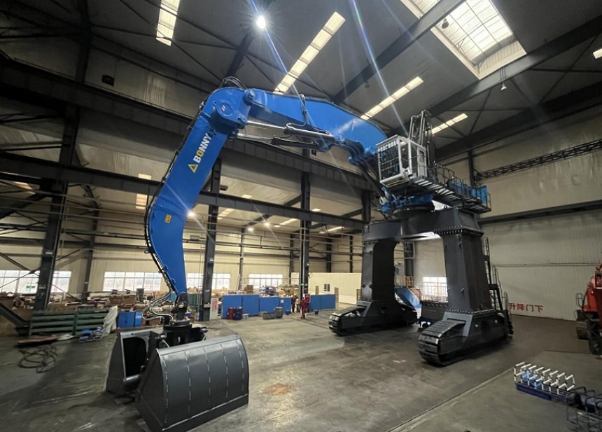 抓料機(jī).jpg 抓料機(jī).jpg